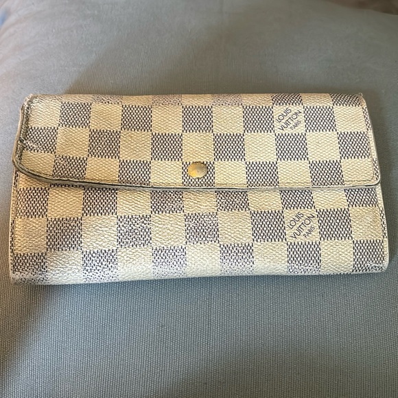 Louis Vuitton Handbags - LV Damier wallet